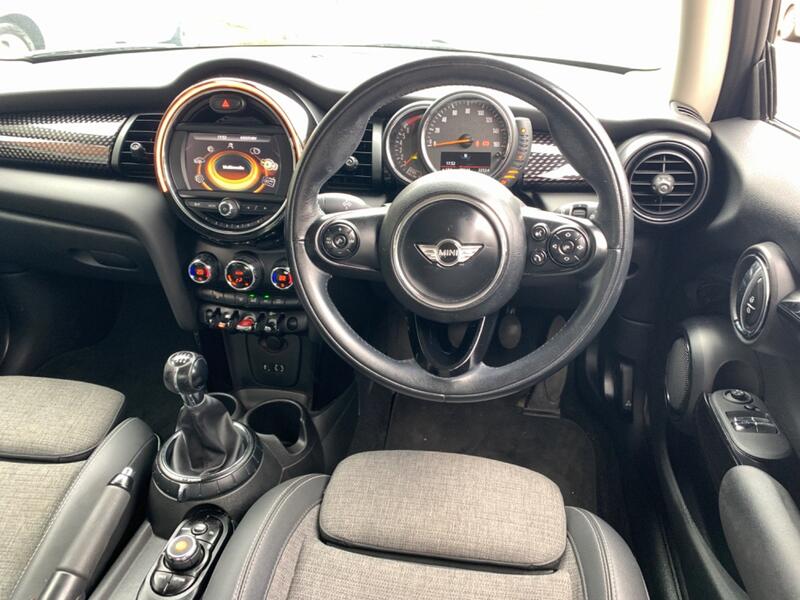 MINI HATCH