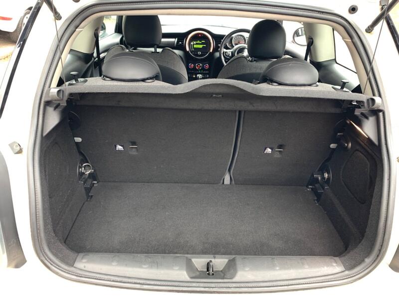 MINI HATCH