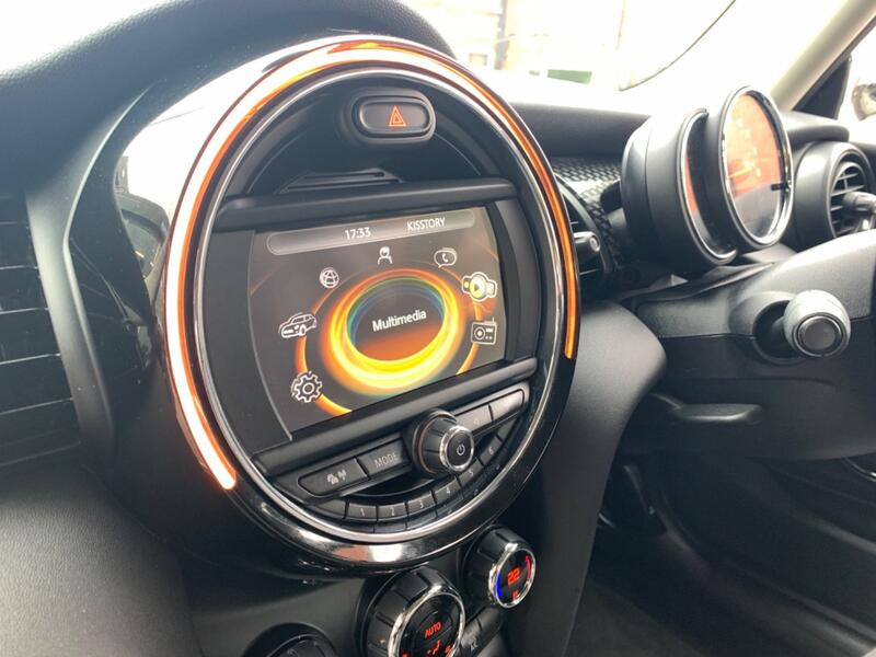 MINI HATCH